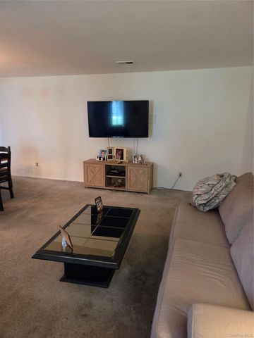 49 Fargo 49, Coram, NY 11727