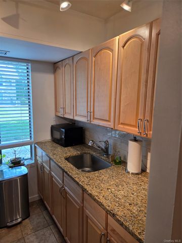 49 Fargo 49, Coram, NY 11727