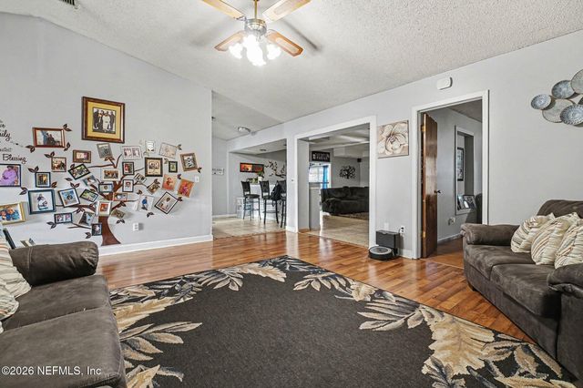 841 CHALMET Lane, Jacksonville, FL 32218