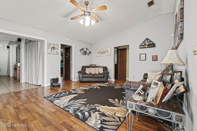 841 CHALMET Lane, Jacksonville, FL 32218