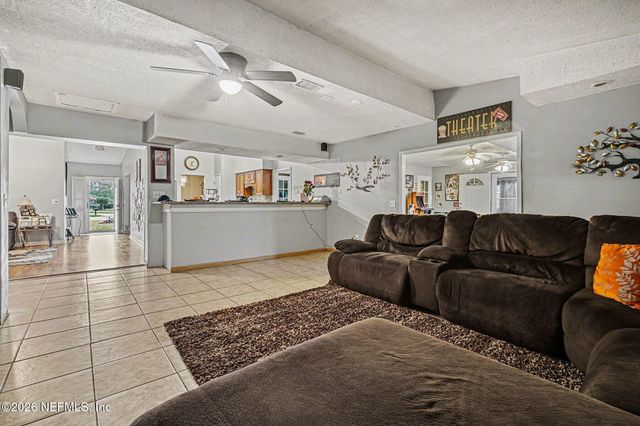 841 CHALMET Lane, Jacksonville, FL 32218