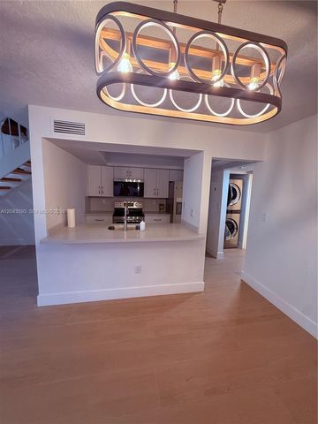 9909 NW 9th St Circle 43, Miami, FL 33172