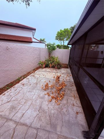 9909 NW 9th St Circle 43, Miami, FL 33172