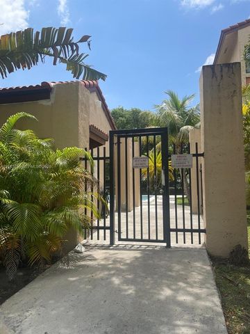 9909 NW 9th St Circle 43, Miami, FL 33172