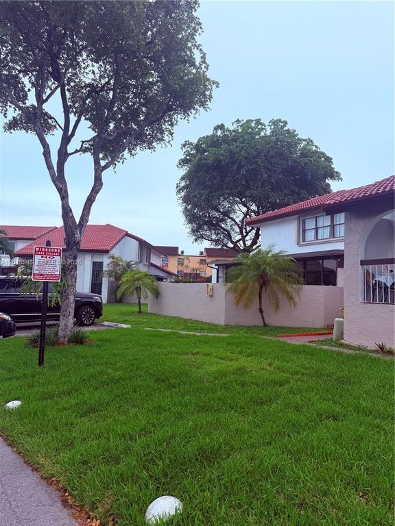 9909 NW 9th St Circle 43, Miami, FL 33172