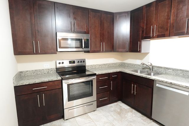 1265 N Sterling Avenue 109, Palatine, IL 60067