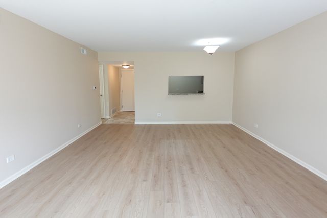 1265 N Sterling Avenue 109, Palatine, IL 60067