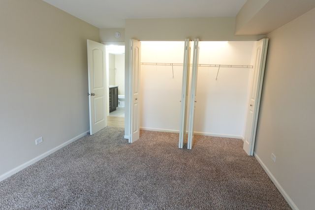 1265 N Sterling Avenue 109, Palatine, IL 60067