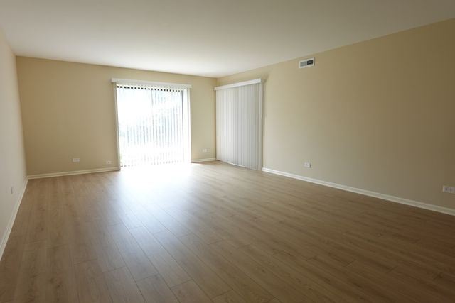 1265 N Sterling Avenue 109, Palatine, IL 60067