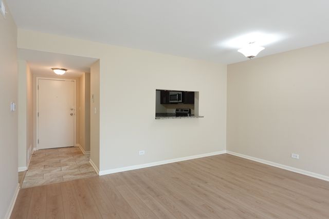 1265 N Sterling Avenue 109, Palatine, IL 60067