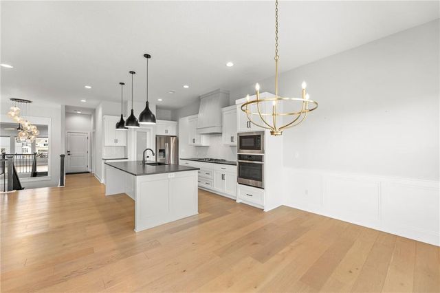 17166 W 164th Terrace, Olathe, KS 66062