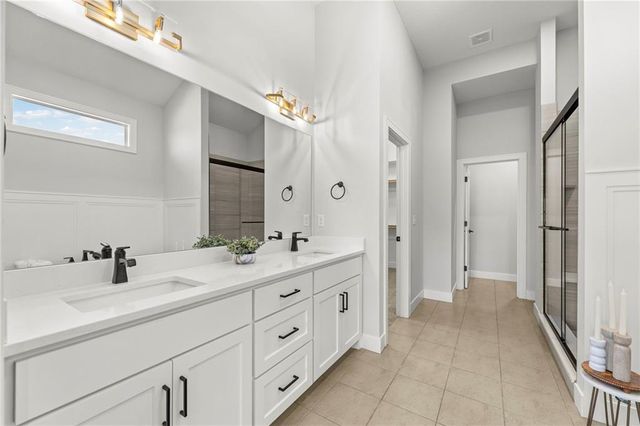 17166 W 164th Terrace, Olathe, KS 66062