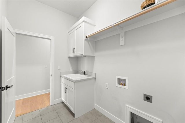 17166 W 164th Terrace, Olathe, KS 66062