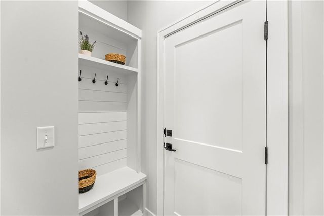 17166 W 164th Terrace, Olathe, KS 66062