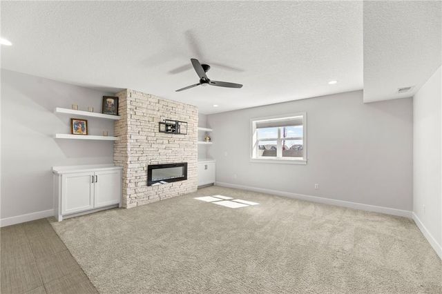 17166 W 164th Terrace, Olathe, KS 66062