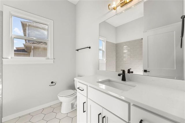 17166 W 164th Terrace, Olathe, KS 66062