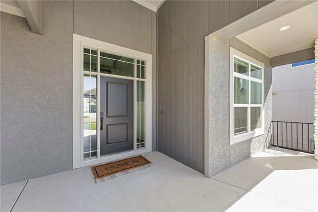 17166 W 164th Terrace, Olathe, KS 66062