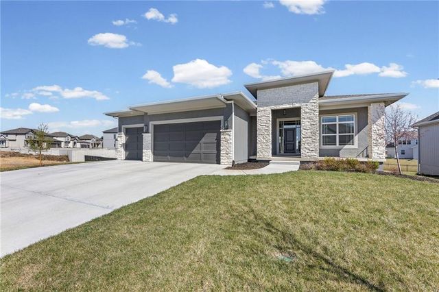 17166 W 164th Terrace, Olathe, KS 66062