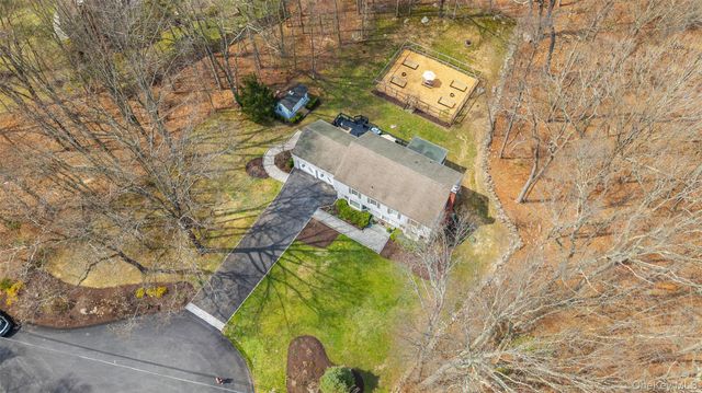 19 Deer Run Road, South Salem, NY 10590