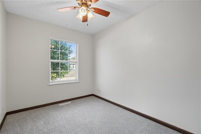 4413 Surrey Court, Marion, IA 52302