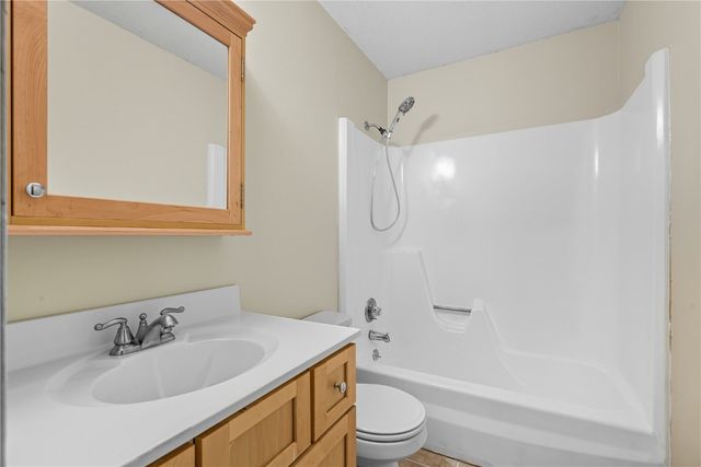 4413 Surrey Court, Marion, IA 52302