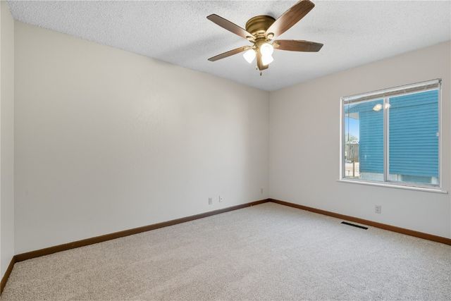 4413 Surrey Court, Marion, IA 52302