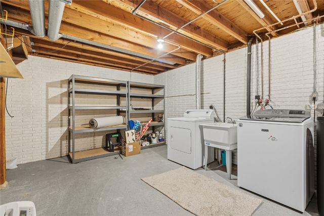 4413 Surrey Court, Marion, IA 52302