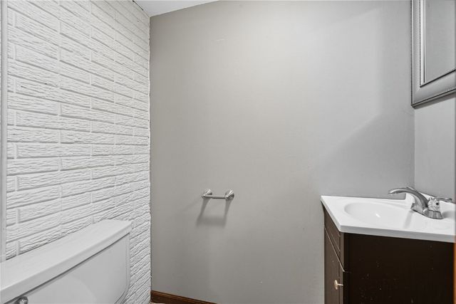 4413 Surrey Court, Marion, IA 52302