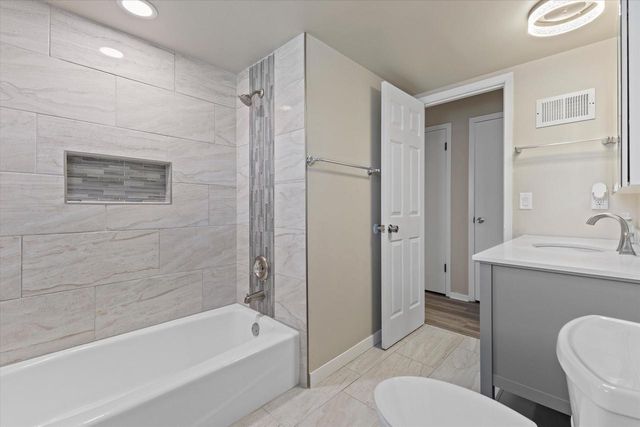 4812 Ridgeway AVENUE, Racine, WI 53406