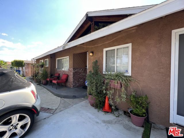 8731 Colbath Avenue, Los Angeles, CA 91402