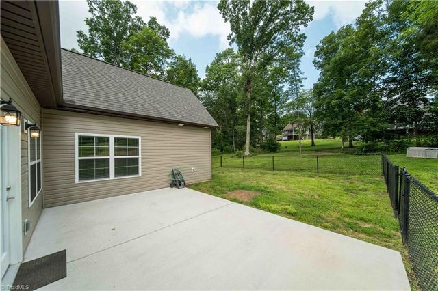 7146 Smokerise Lane, Kernersville, NC 27284