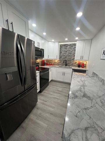 10216 REGAL DRIVE 201, Largo, FL 33774