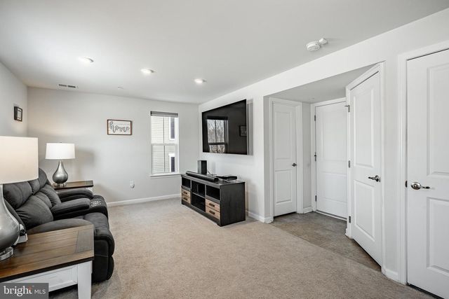 1404 POETS ALY, Romansville, PA 19320