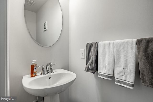 1404 POETS ALY, Romansville, PA 19320