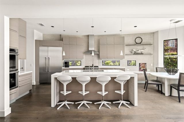 3703 Wroxton Road, West University Place, TX 77005