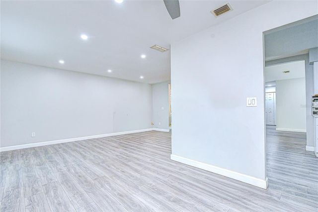 15310 LAZY LAKE PLACE, Tampa, FL 33624