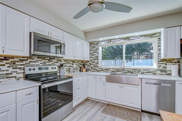 15310 LAZY LAKE PLACE, Tampa, FL 33624