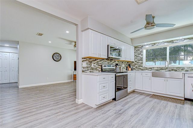 15310 LAZY LAKE PLACE, Tampa, FL 33624