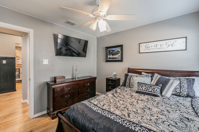 405 Bishopgate Court, Fort Worth, TX 76036