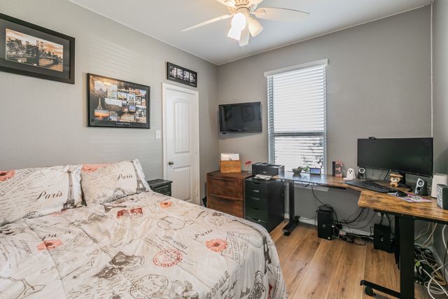 405 Bishopgate Court, Fort Worth, TX 76036