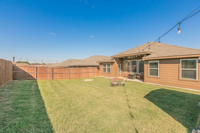 405 Bishopgate Court, Fort Worth, TX 76036
