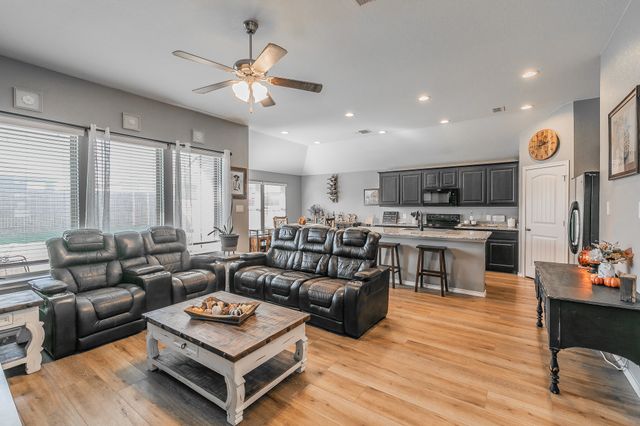 405 Bishopgate Court, Fort Worth, TX 76036