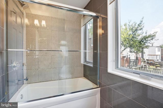 915 3RD ST NE, Washington, DC 20002