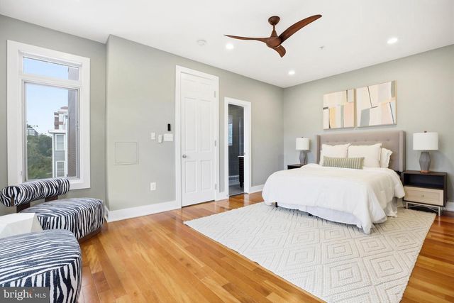 915 3RD ST NE, Washington, DC 20002