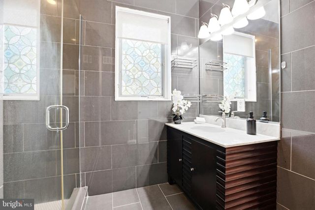 915 3RD ST NE, Washington, DC 20002