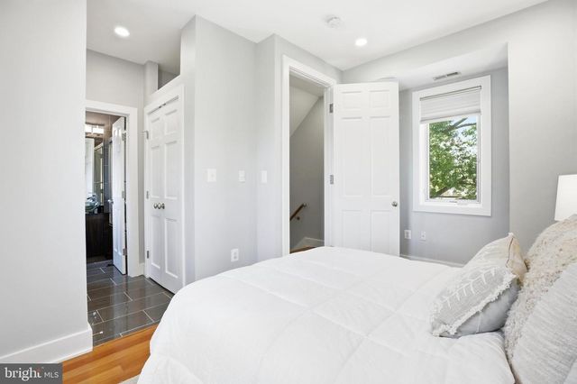 915 3RD ST NE, Washington, DC 20002