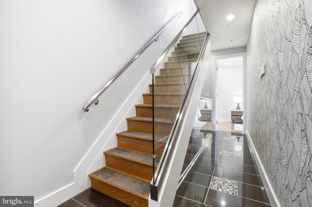 915 3RD ST NE, Washington, DC 20002
