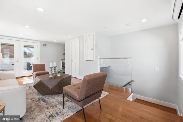 915 3RD ST NE, Washington, DC 20002