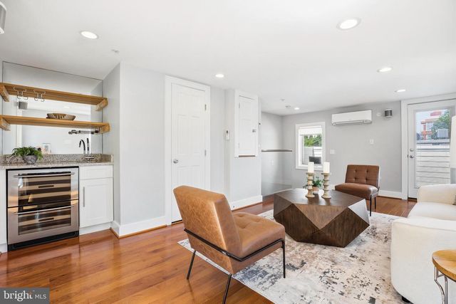 915 3RD ST NE, Washington, DC 20002