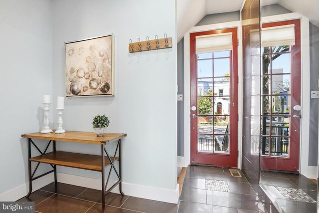 915 3RD ST NE, Washington, DC 20002